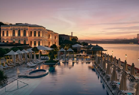 FOUR SEASONS HOTEL ISTANBUL LOCATION DE LUXE FOUR SEASONS HOTEL ISTANBUL LOCATION 