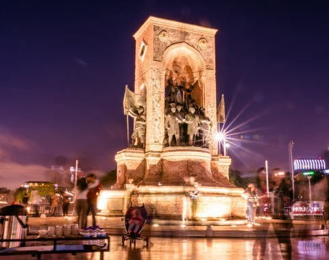 TAKSIM SQUARE SUV RENTAL TAKSIM SQUARE ISTANBUL LUXURY CAR RENTAL SUV HIRE TAKSIM